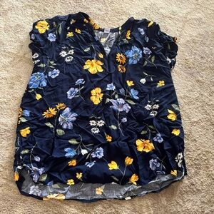 Old Navy Women’s Floral Top, size Large Tall